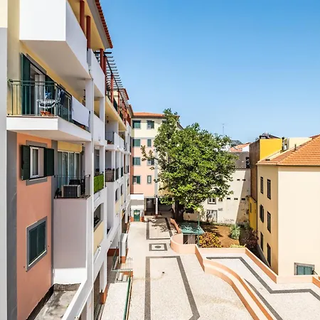 Carmo Heritage Apartmán *